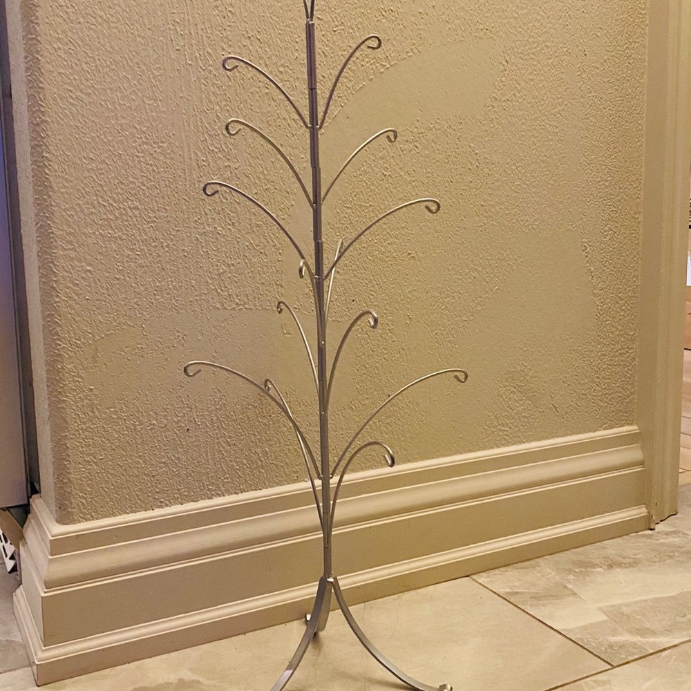 Jewelry Tree - Picture 2 of 4